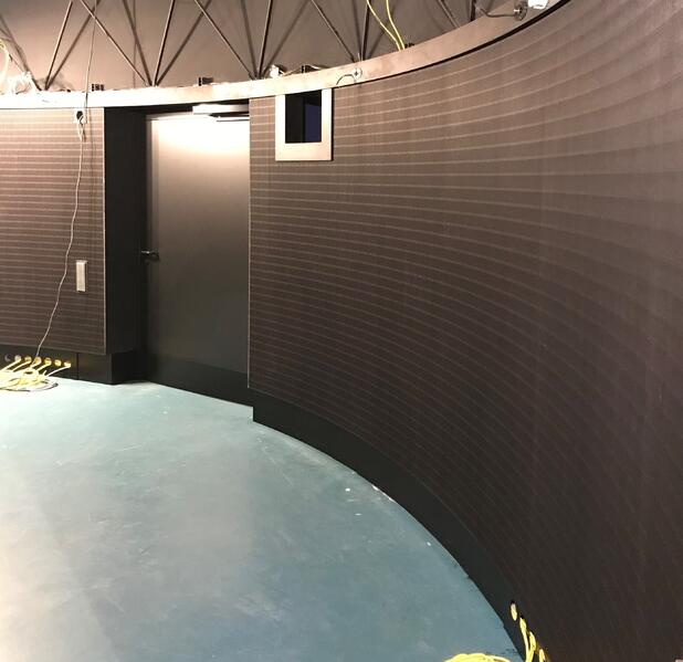 Runde Akustikwand im NGS Fulldome-Kino auf Sylt